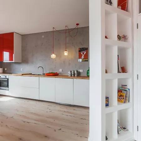 Spacious Bright Ap 2 Porto