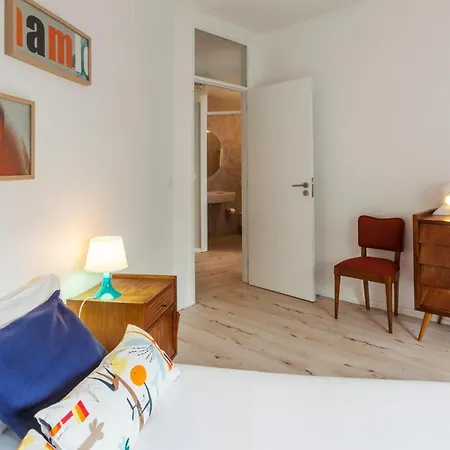 Spacious Bright Ap 2 Porto